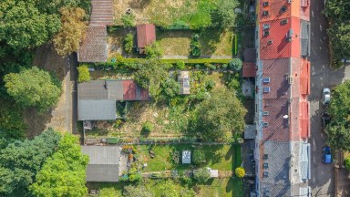 Řadový dům se 3 bytovými jednotkami, garáží a pozemkem 431 m² – Aš, Kvapilova