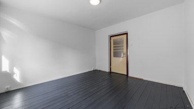 Řadový dům se 3 bytovými jednotkami, garáží a pozemkem 431 m² – Aš, Kvapilova
