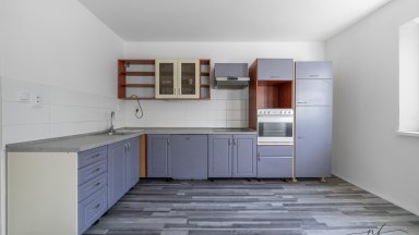 Řadový dům se 3 bytovými jednotkami, garáží a pozemkem 431 m² – Aš, Kvapilova