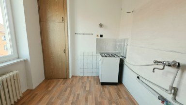 Prodej 2+1, Křížikova